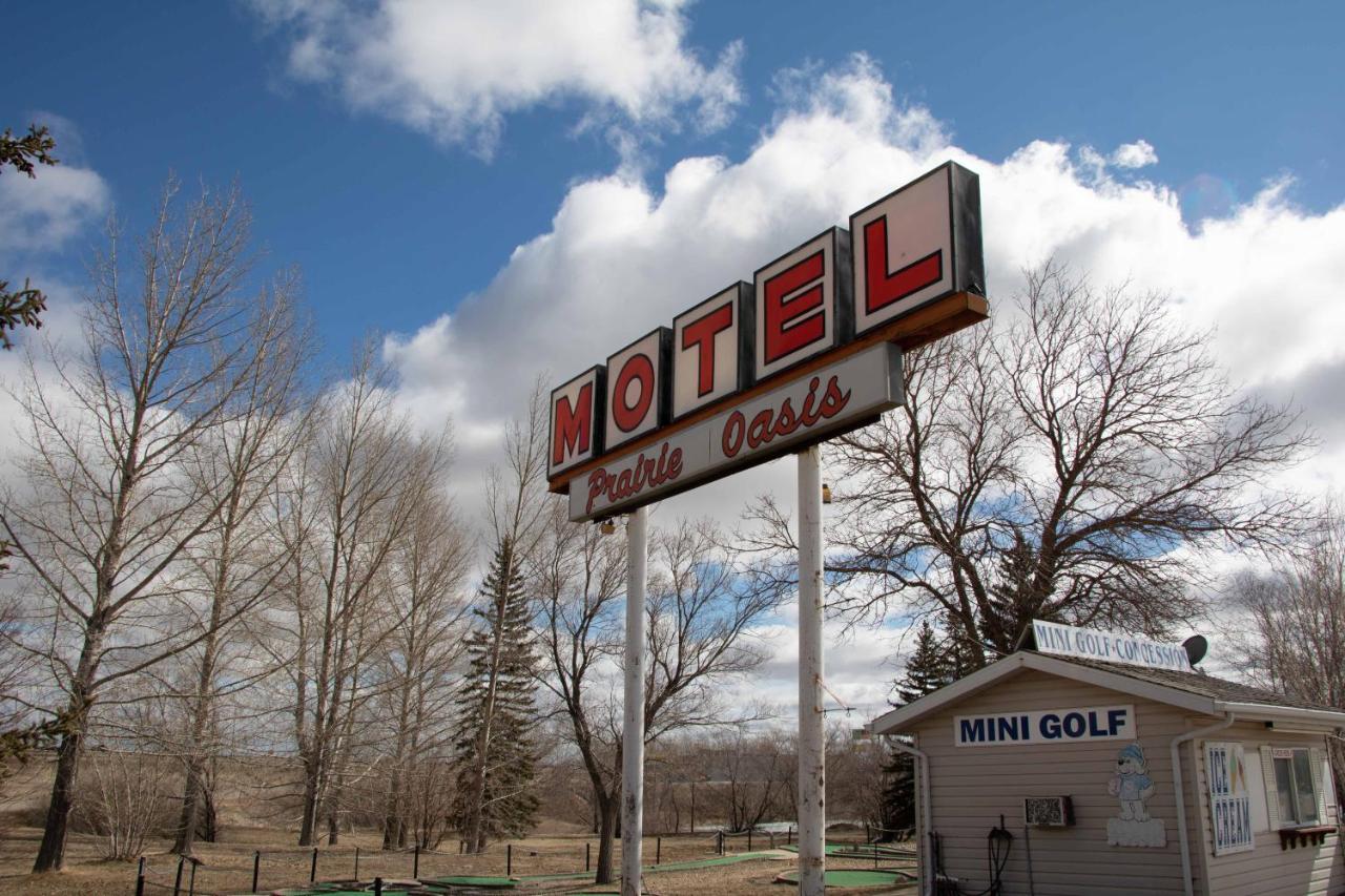 Prairie Oasis Tourist Complex Motell Moose Jaw Exteriör bild